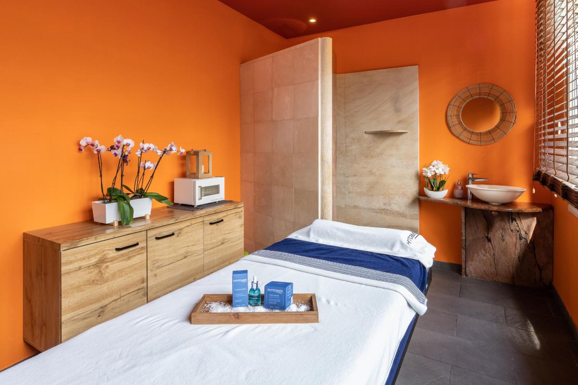 Le Manoir De La Poterie & Spa Cricquebœuf Zewnętrze zdjęcie
